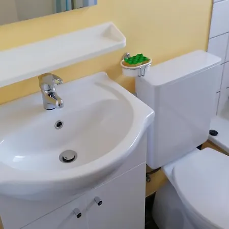 Les Hirondelle For 8 Persons 펜션 비에브르